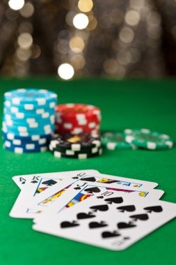 live casino and football betting interface on luxury 138 mobile app